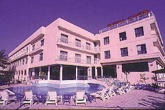 Enjoy the Edomite Mountains from the Pool